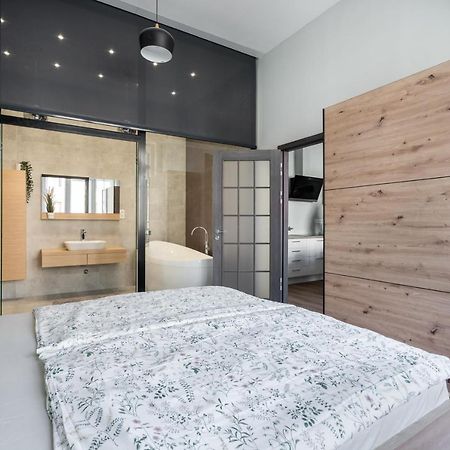 Appartamento Buenos Boutique - A/C, 2 Bathrms, Amazing View Budapest Esterno foto