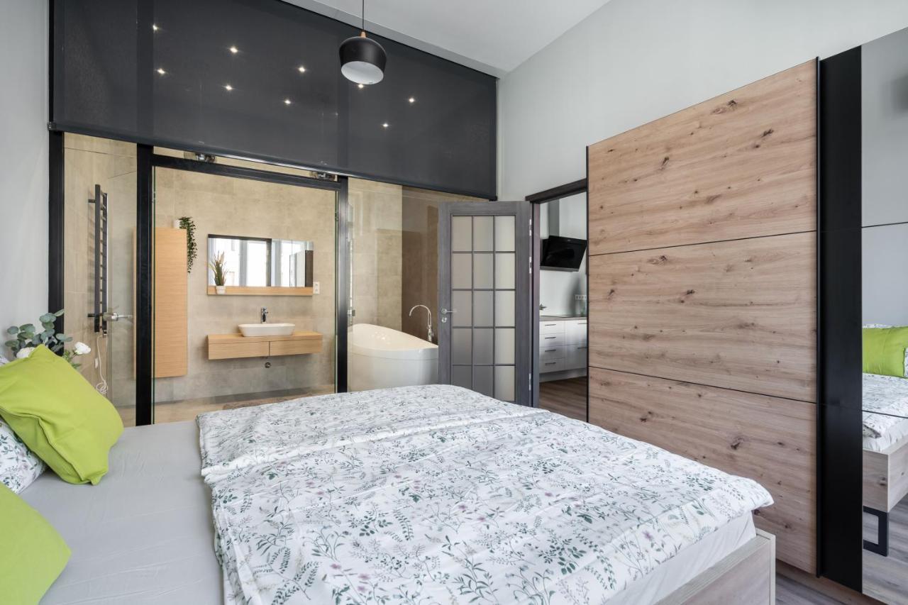 Appartamento Buenos Boutique - A/C, 2 Bathrms, Amazing View Budapest Esterno foto