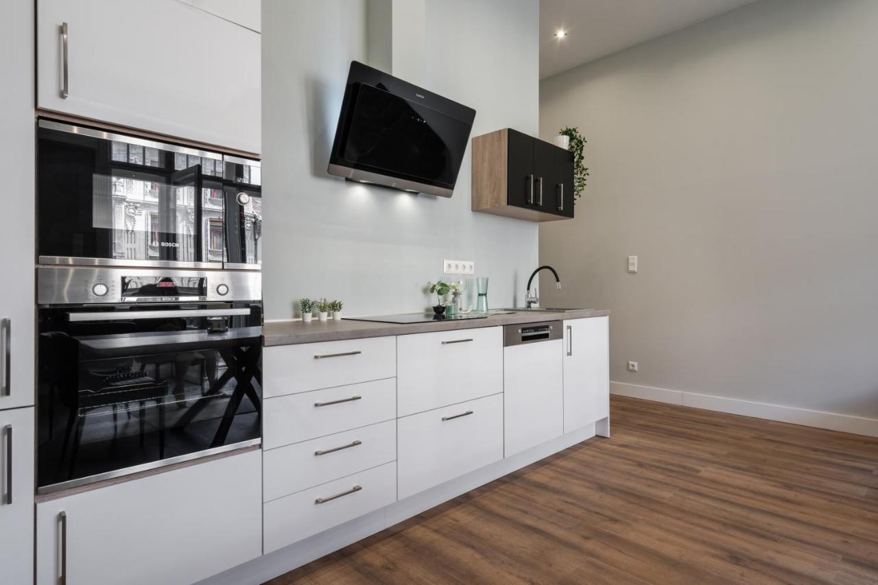 Appartamento Buenos Boutique - A/C, 2 Bathrms, Amazing View Budapest Esterno foto