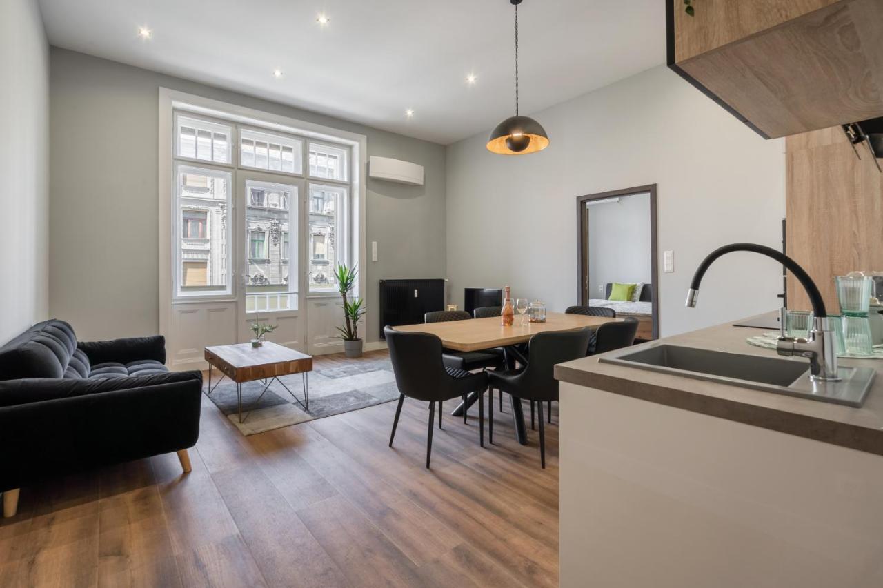 Appartamento Buenos Boutique - A/C, 2 Bathrms, Amazing View Budapest Esterno foto